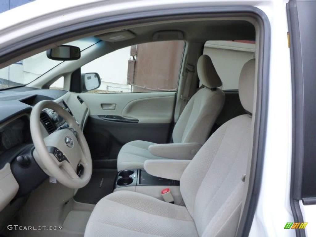 2011 Sienna LE AWD - Super White / Light Gray photo #4
