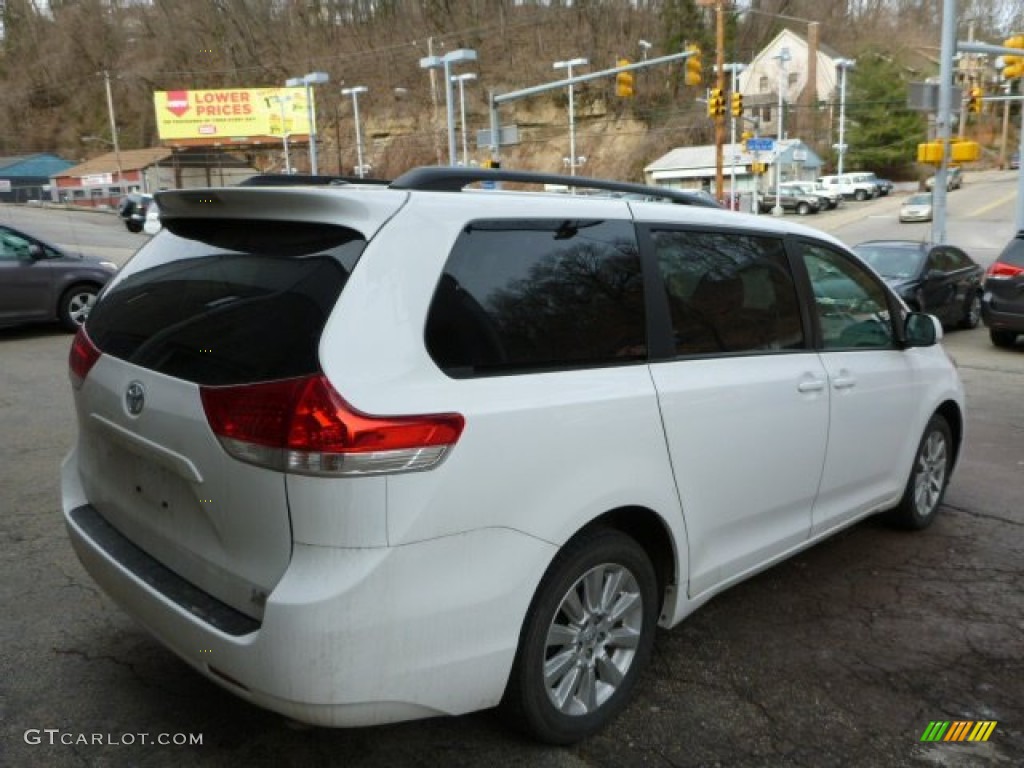 2011 Sienna LE AWD - Super White / Light Gray photo #11