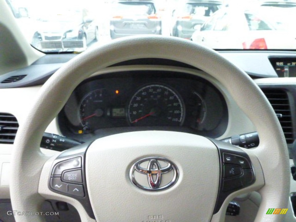 2011 Sienna LE AWD - Super White / Light Gray photo #18