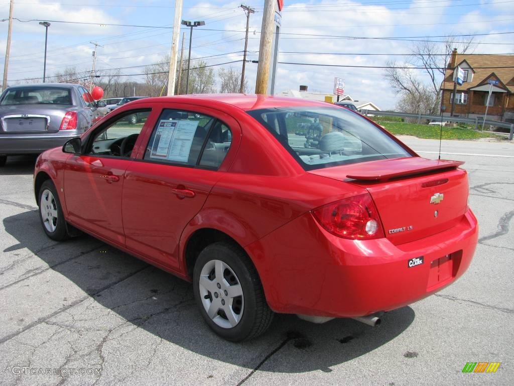 2007 Cobalt LS Sedan - Victory Red / Gray photo #4