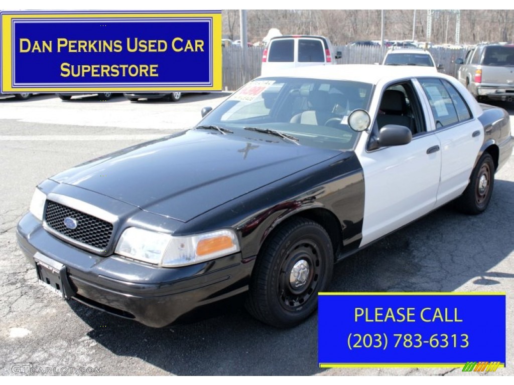 2005 Crown Victoria Police Interceptor - Black and White / Dark Charcoal photo #1