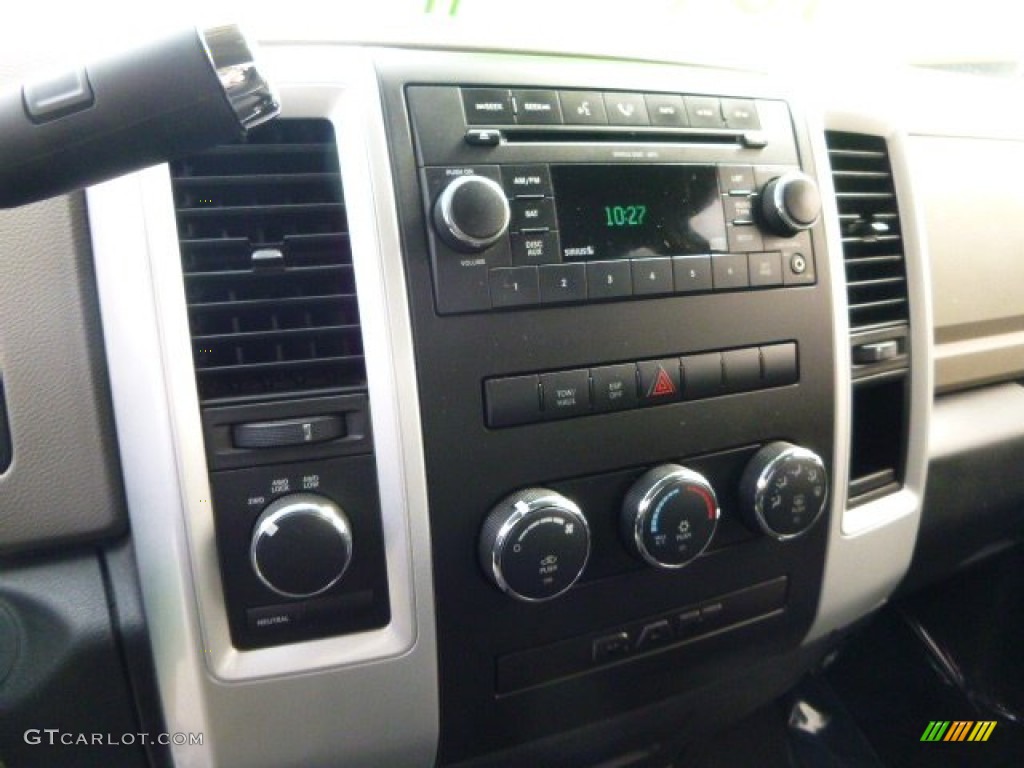 2009 Dodge Ram 1500 SLT Quad Cab 4x4 Controls Photo #79417193