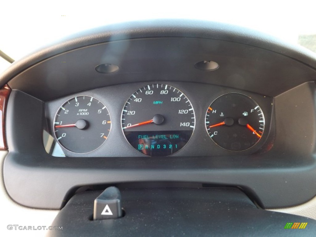 2010 Chevrolet Impala LT Gauges Photos