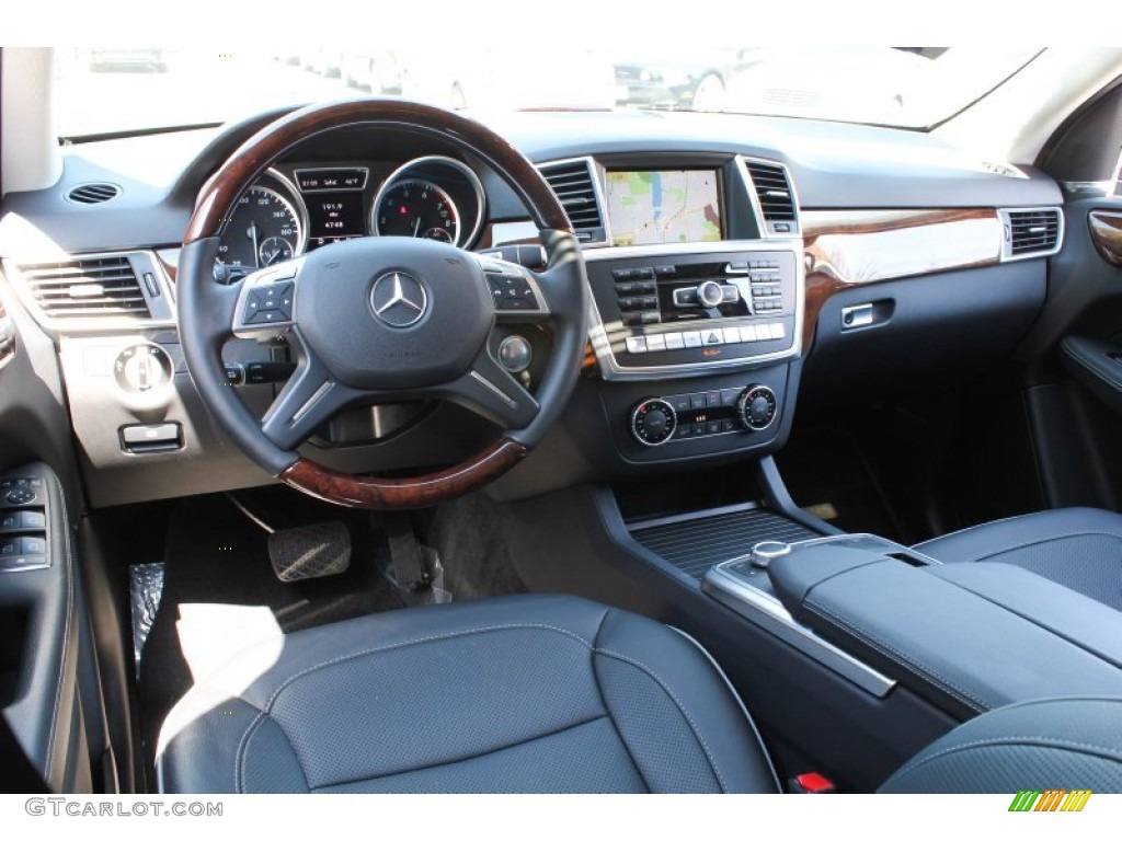 Black Interior 2012 Mercedes-Benz ML 550 4Matic Photo #79421717