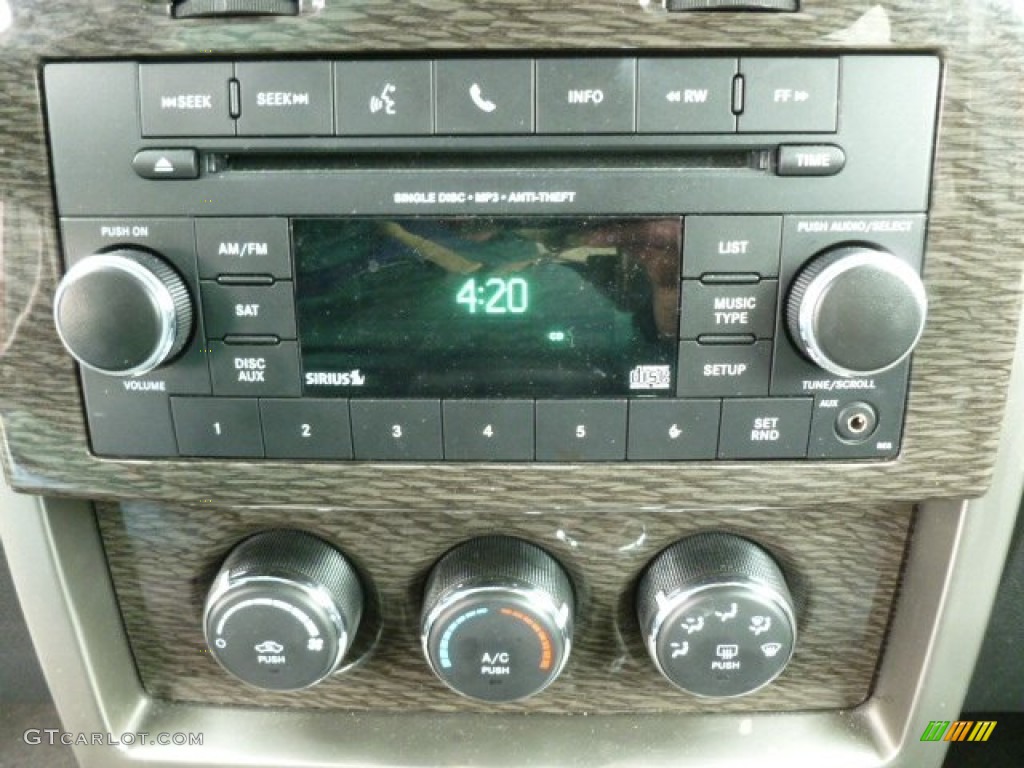 2012 Jeep Liberty Limited 4x4 Audio System Photo #79423638