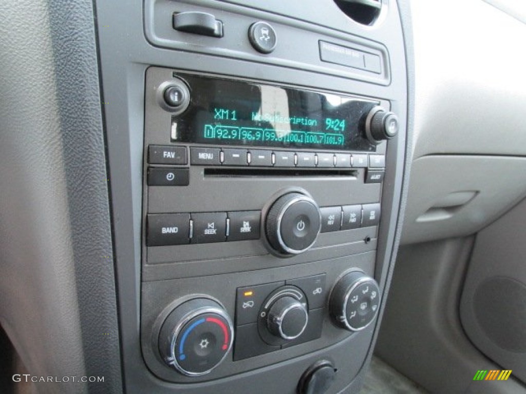 2011 Chevrolet HHR LS Controls Photos