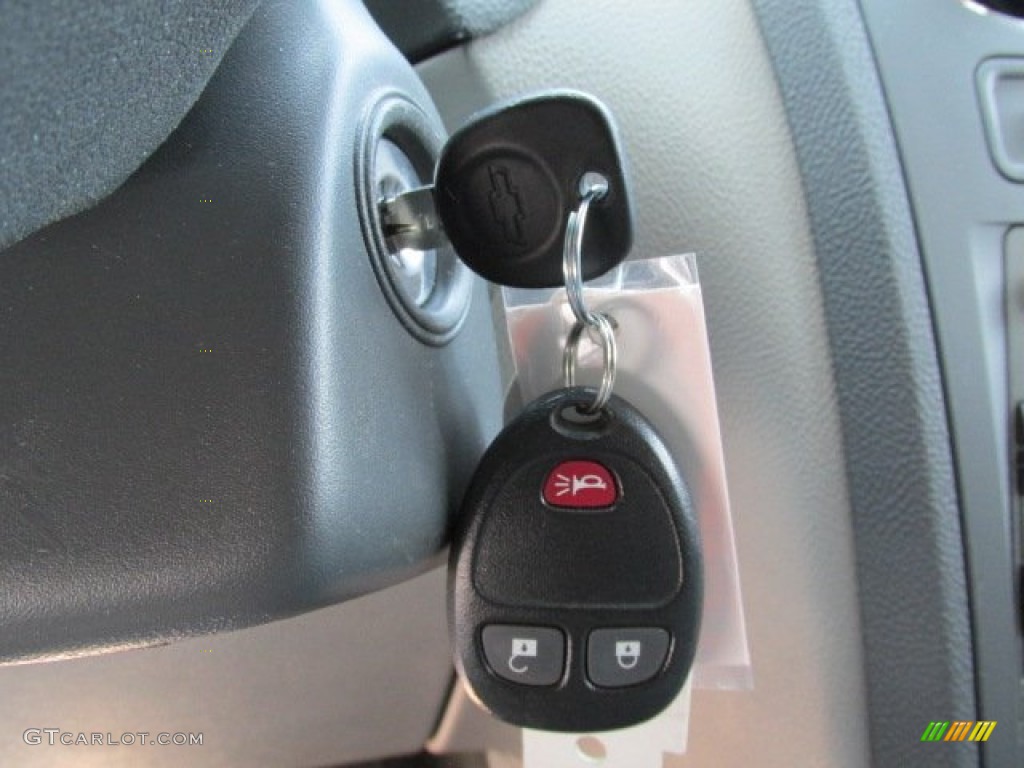 2011 Chevrolet HHR LS Keys Photos
