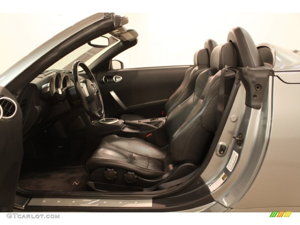 Charcoal Interior 2005 Nissan 350Z Touring Roadster Photo #79425962