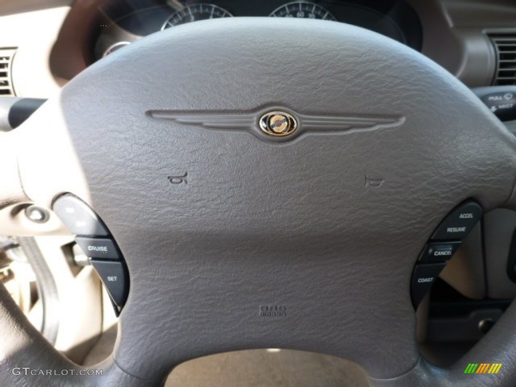 2004 Sebring LX Sedan - Light Almond Pearl Metallic / Sandstone photo #17