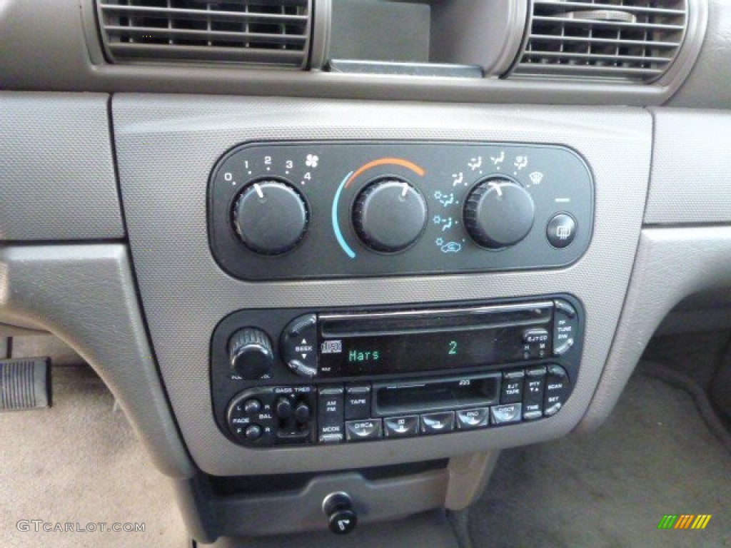 2004 Sebring LX Sedan - Light Almond Pearl Metallic / Sandstone photo #18