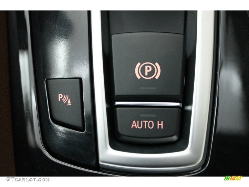 2010 BMW 5 Series 535i Gran Turismo Controls Photo #79427894