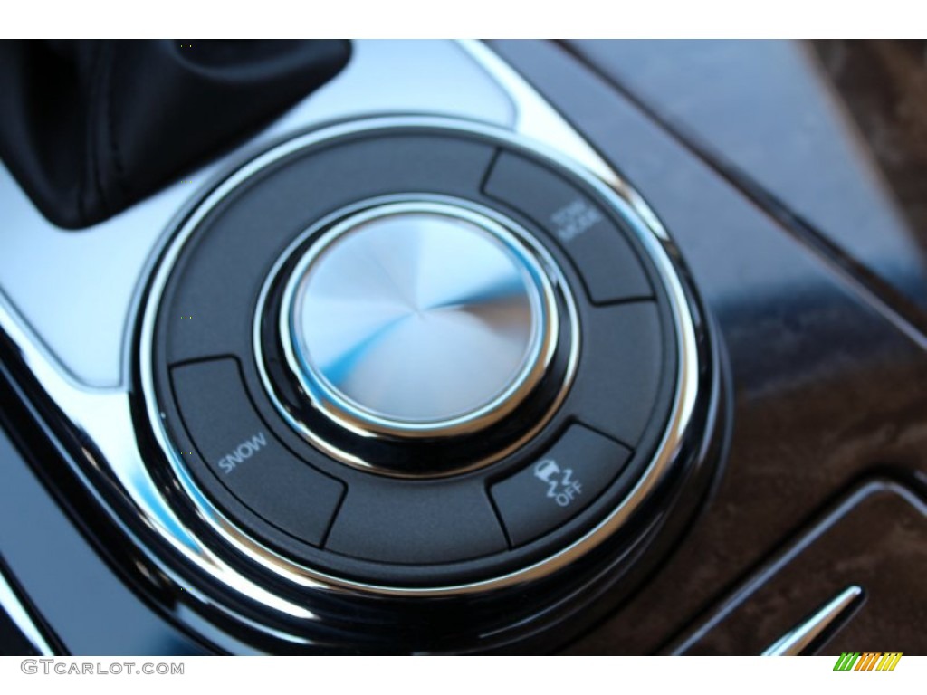 2013 Infiniti QX 56 Controls Photo #79428647