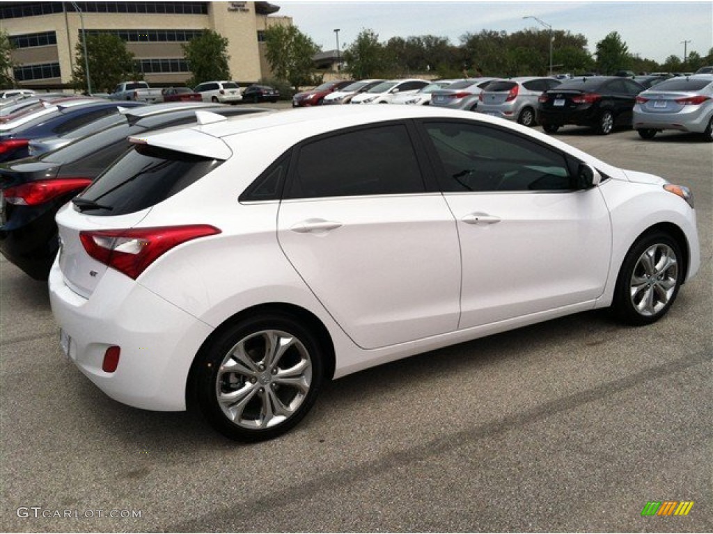 2013 Elantra GT - Monaco White / Beige photo #4