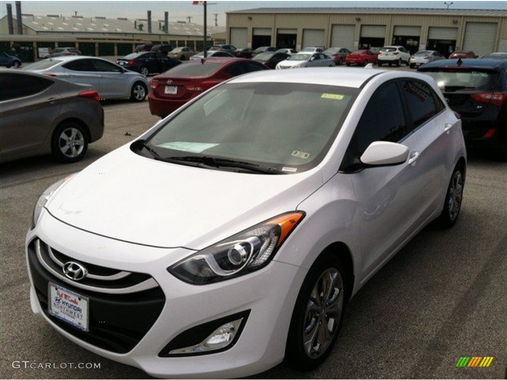 2013 Elantra GT - Monaco White / Beige photo #1