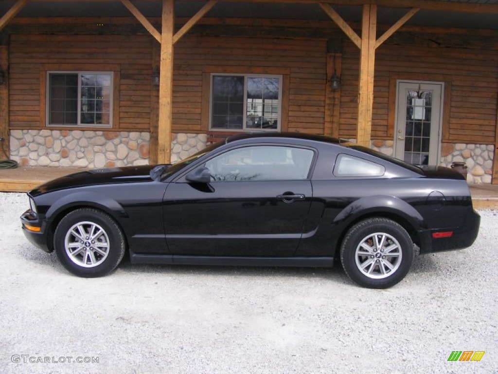 Black 2005 Ford Mustang V6 Deluxe Coupe Exterior Photo #79430789
