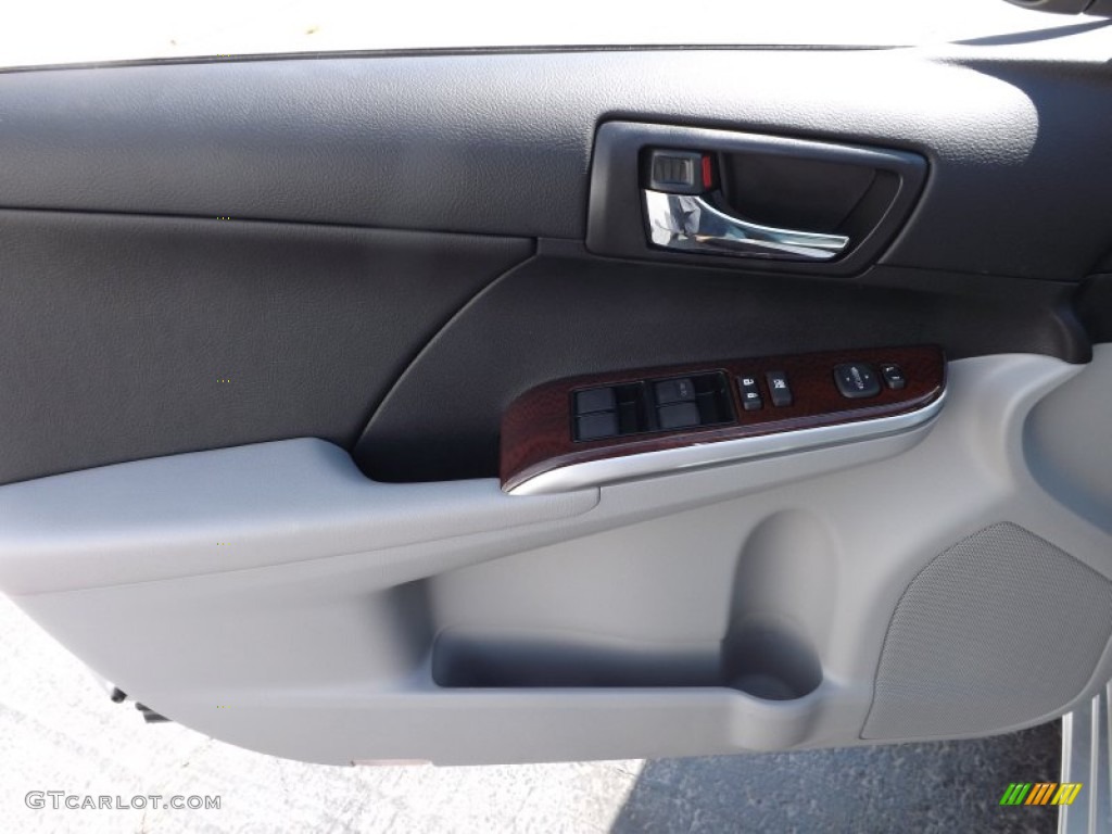 2013 Camry XLE - Classic Silver Metallic / Ash photo #15