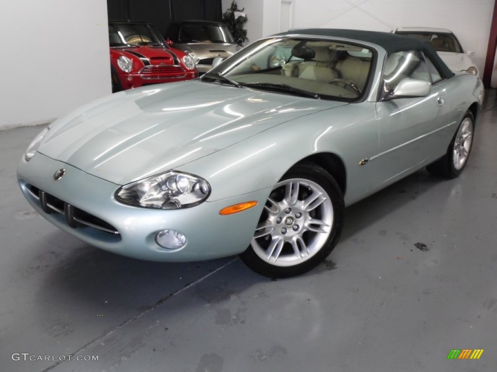 2001 XK XK8 Convertible - Seafrost Pearl / Ivory photo #3