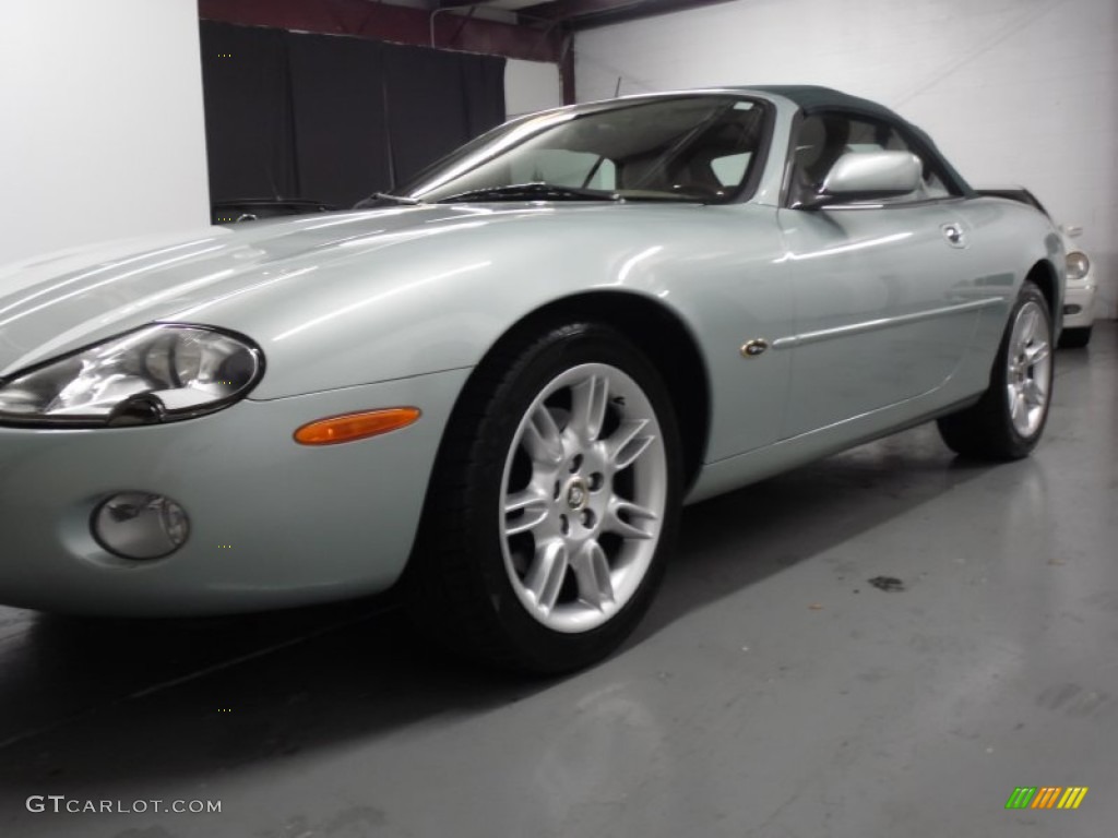 2001 XK XK8 Convertible - Seafrost Pearl / Ivory photo #18