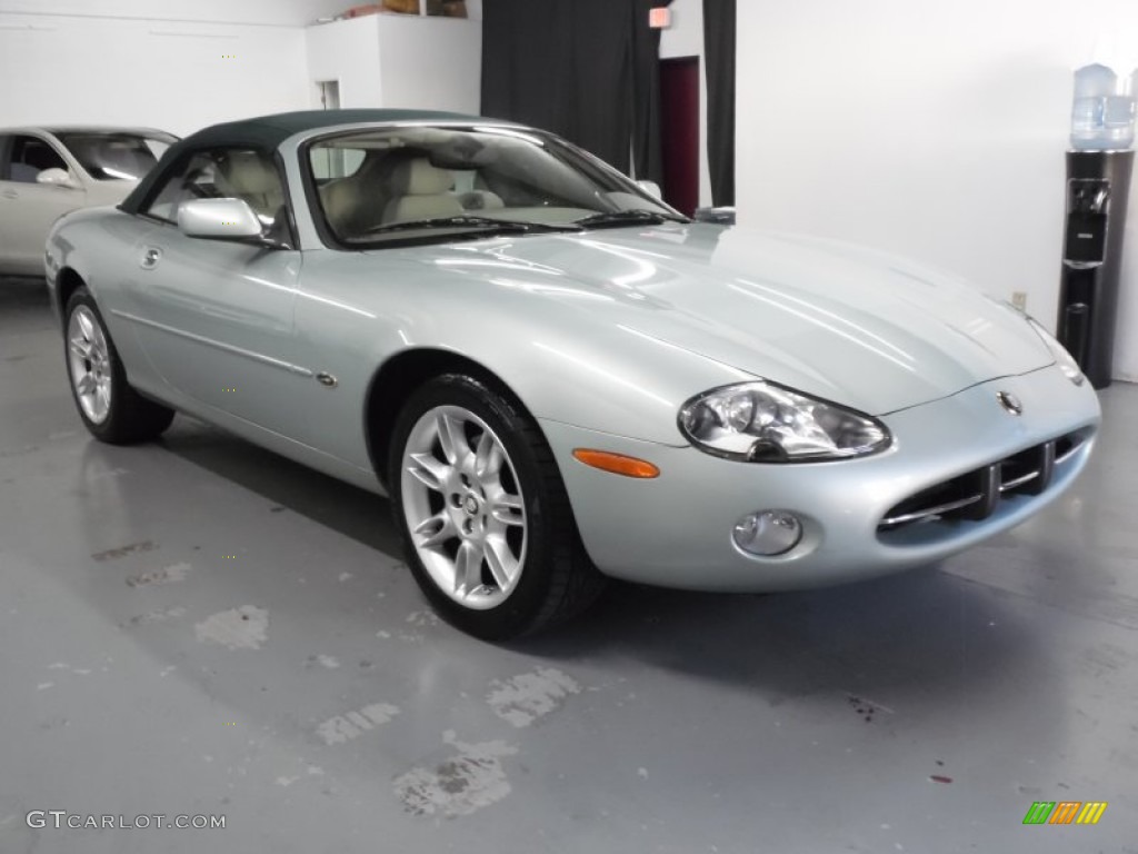2001 XK XK8 Convertible - Seafrost Pearl / Ivory photo #19