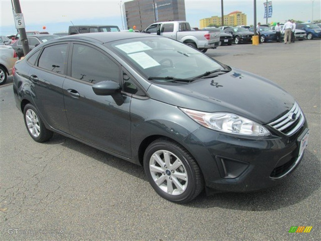 2011 Fiesta SE Sedan - Monterey Grey Metallic / Charcoal Black/Blue Cloth photo #1