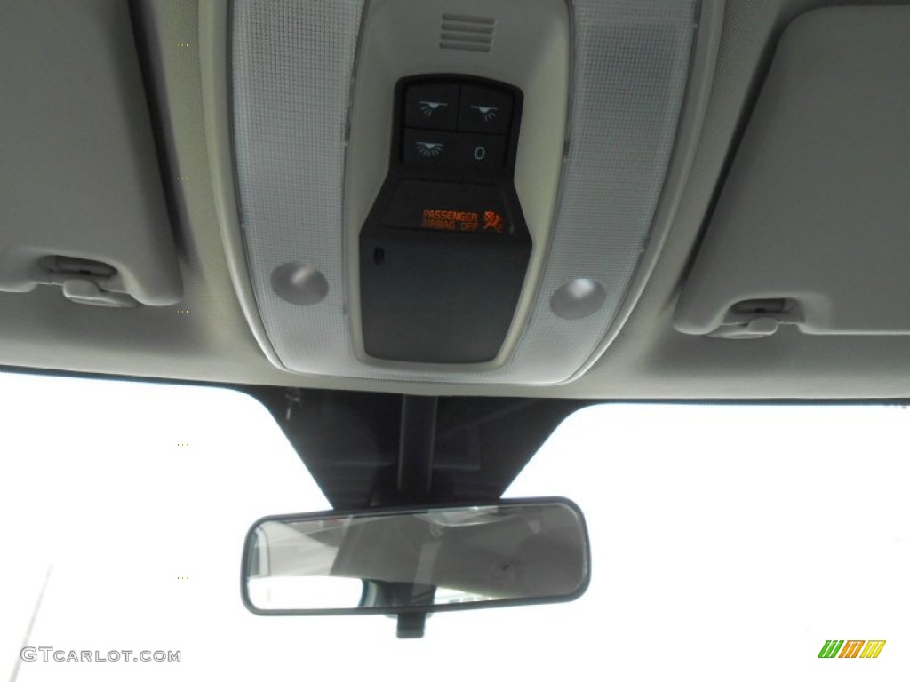 2012 C30 T5 - Ice White / Off Black photo #19