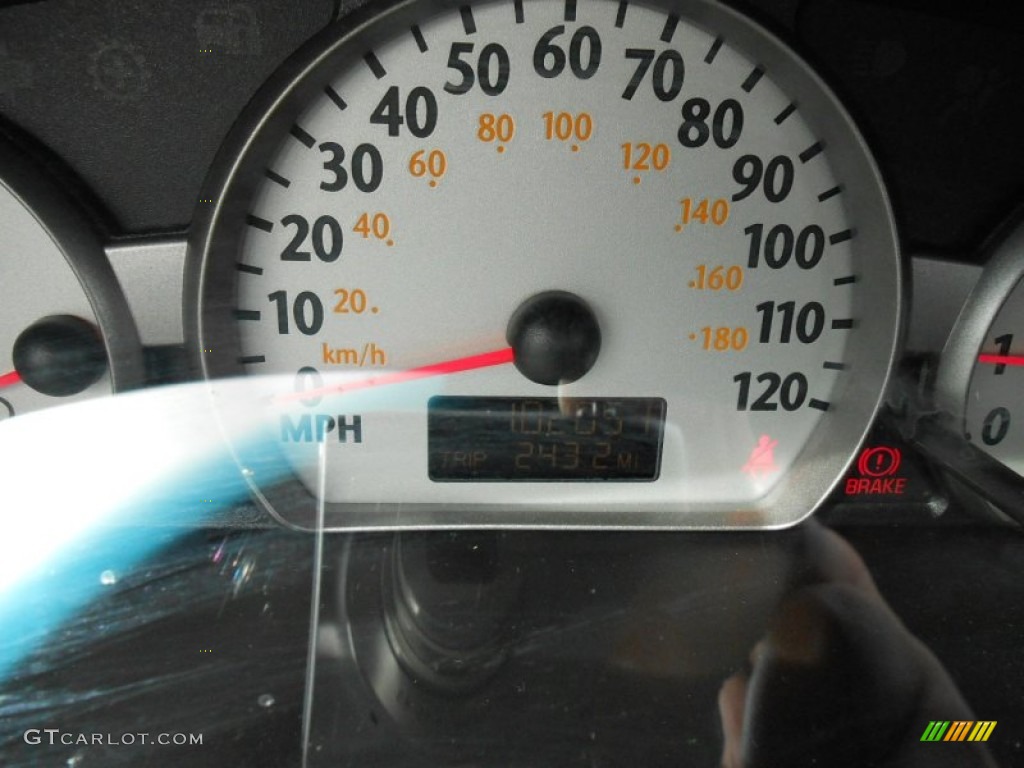 2004 ION 3 Sedan - Storm Grey / Grey photo #13