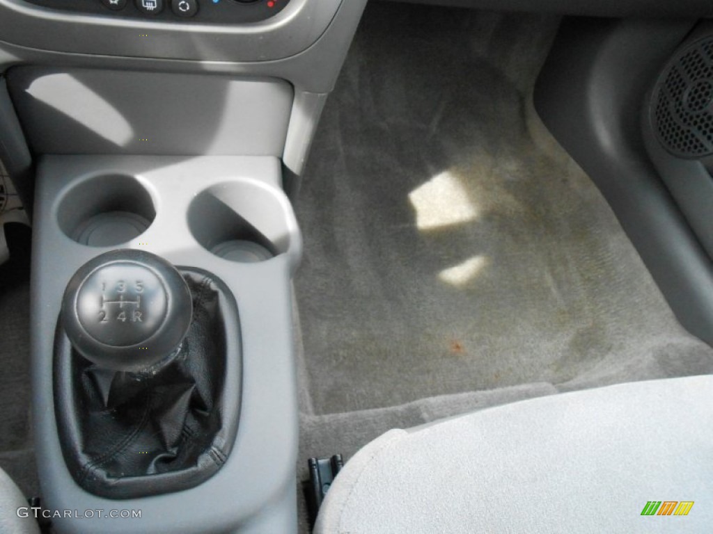 2004 ION 3 Sedan - Storm Grey / Grey photo #16