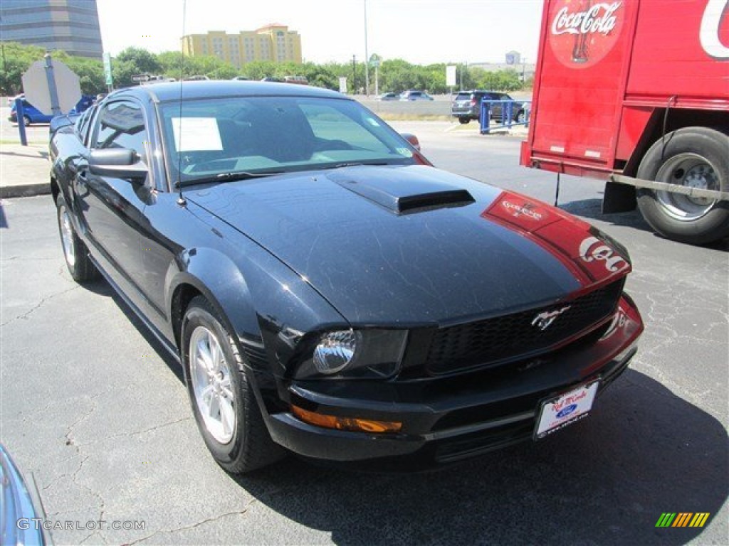 2008 Mustang V6 Deluxe Coupe - Black / Dark Charcoal photo #1
