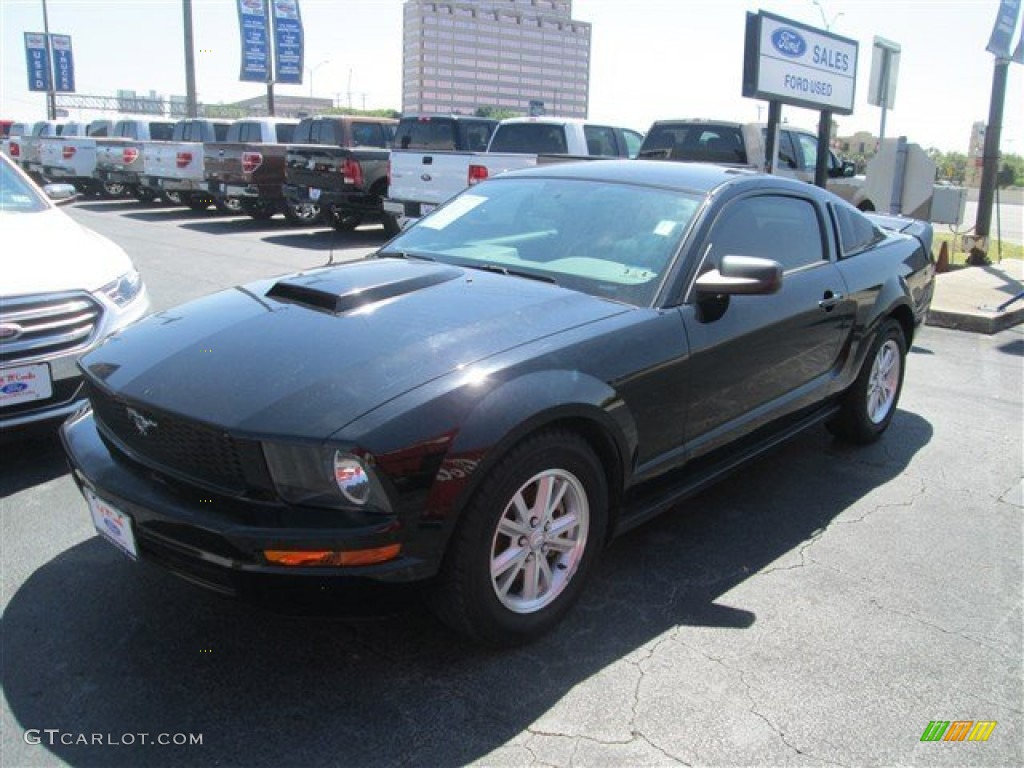 2008 Mustang V6 Deluxe Coupe - Black / Dark Charcoal photo #5