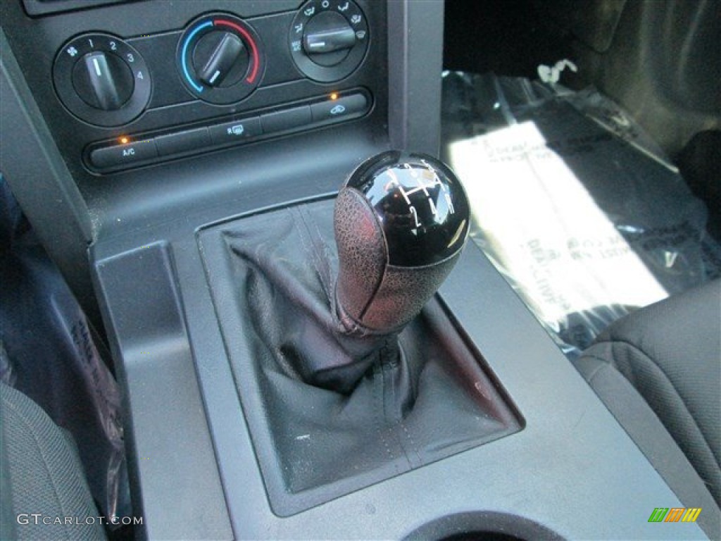 2008 Mustang V6 Deluxe Coupe - Black / Dark Charcoal photo #14
