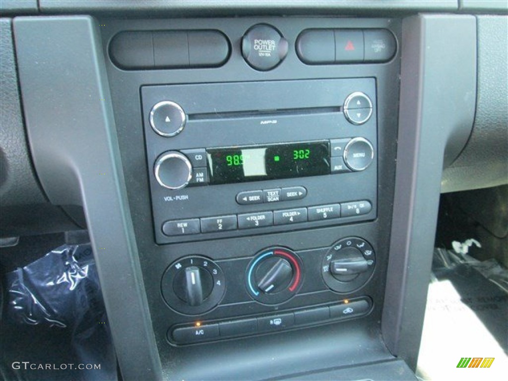 2008 Mustang V6 Deluxe Coupe - Black / Dark Charcoal photo #15