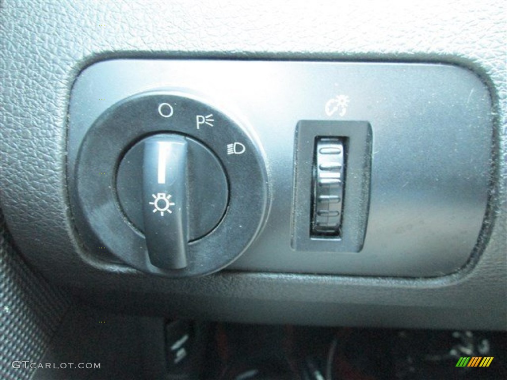 2008 Mustang V6 Deluxe Coupe - Black / Dark Charcoal photo #18