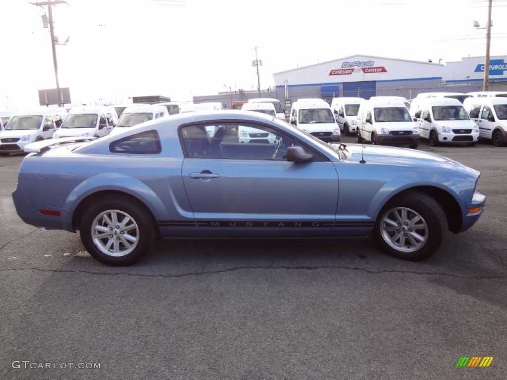 2006 Mustang V6 Premium Coupe - Windveil Blue Metallic / Light Graphite photo #4