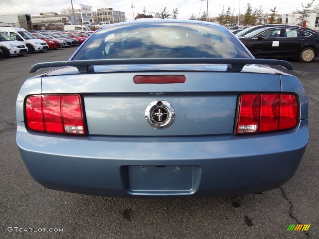 2006 Mustang V6 Premium Coupe - Windveil Blue Metallic / Light Graphite photo #6