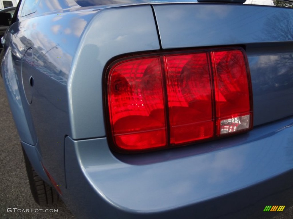 2006 Mustang V6 Premium Coupe - Windveil Blue Metallic / Light Graphite photo #8