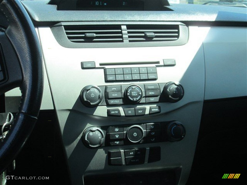 2011 Focus SES Sedan - Ingot Silver Metallic / Charcoal Black photo #16