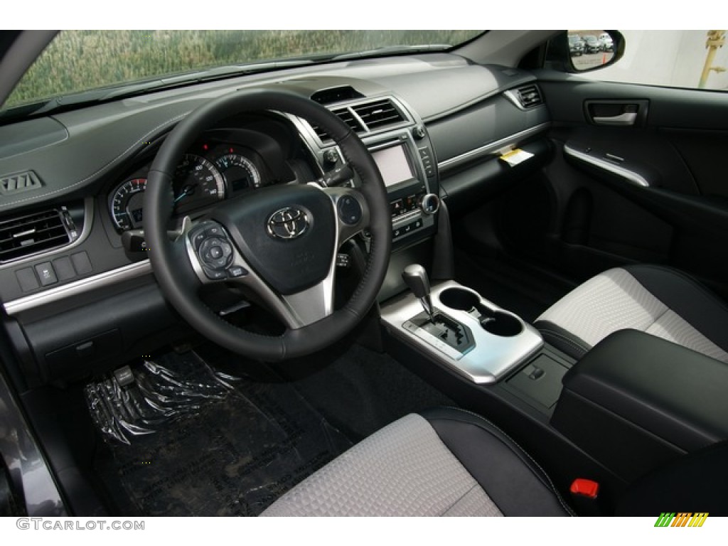 2013 Camry SE - Magnetic Gray Metallic / Black/Ash photo #5