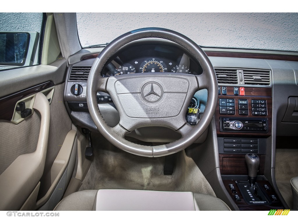 1995 Mercedes-Benz C 220 Sedan Beige Dashboard Photo #79447541