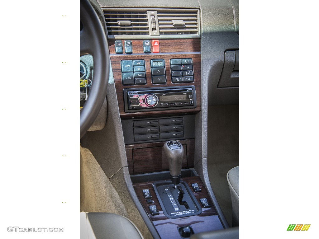 1995 Mercedes-Benz C 220 Sedan Controls Photo #79447568