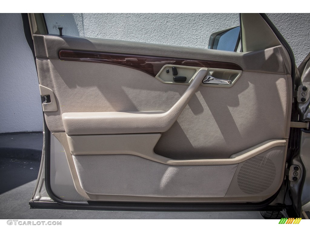 1995 Mercedes-Benz C 220 Sedan Beige Door Panel Photo #79447922