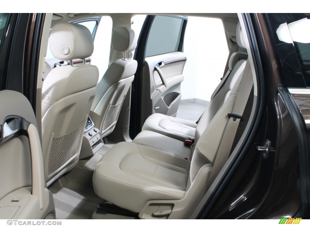 2010 Audi Q7 3.6 Premium Plus quattro Rear Seat Photos