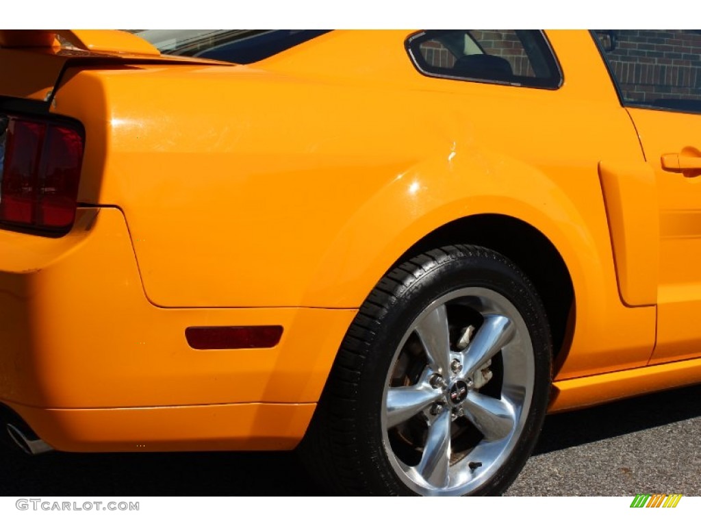 2008 Mustang GT/CS California Special Coupe - Grabber Orange / Dark Charcoal/Medium Parchment photo #17