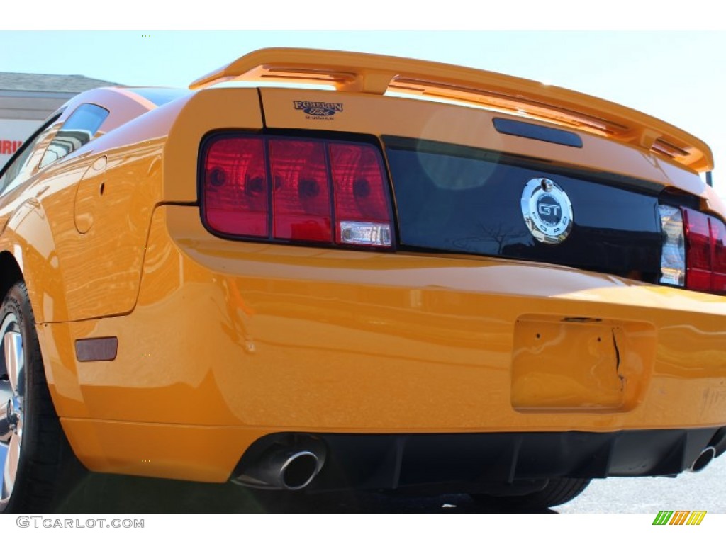 2008 Mustang GT/CS California Special Coupe - Grabber Orange / Dark Charcoal/Medium Parchment photo #18