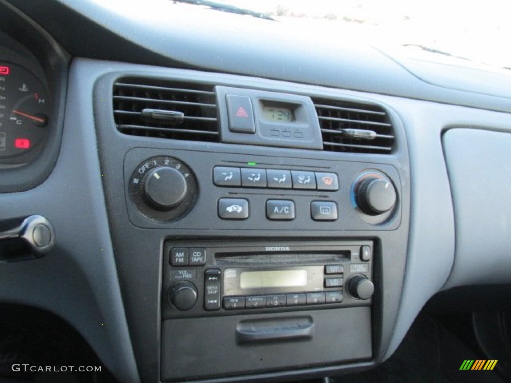 2002 Honda Accord LX Sedan Controls Photo #79455023