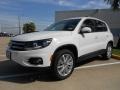 Candy White - Tiguan SE Photo No. 3