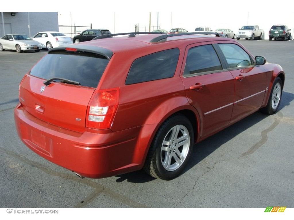 Inferno Red Crystal Pearl 2005 Dodge Magnum R/T Exterior Photo #79463856