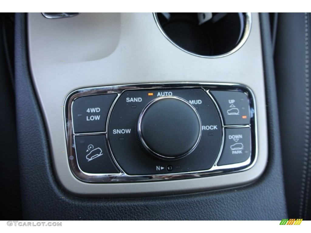 2014 Jeep Grand Cherokee Overland 4x4 Controls Photo #79466624