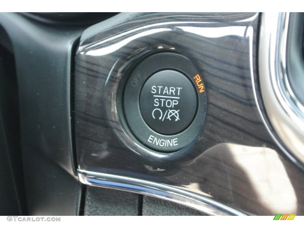 2014 Jeep Grand Cherokee Overland 4x4 Controls Photo #79466732