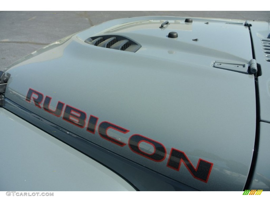 2013 Jeep Wrangler Unlimited Rubicon 10th Anniversary Edition 4x4 Marks and Logos Photo #79467908
