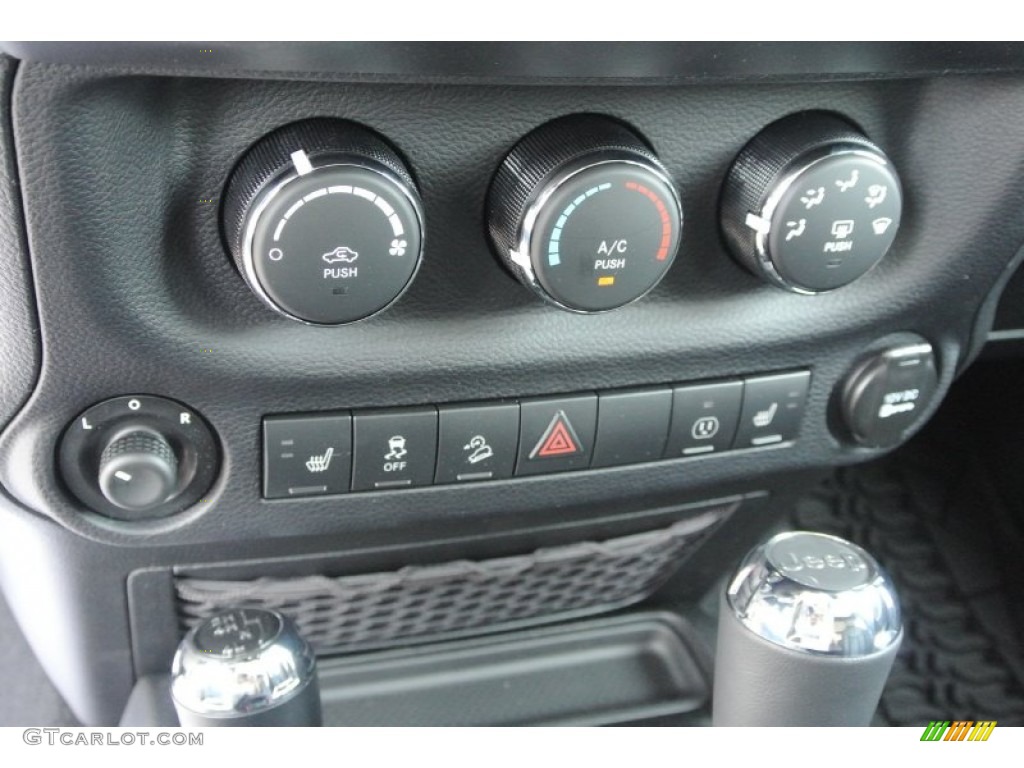 2013 Jeep Wrangler Unlimited Rubicon 10th Anniversary Edition 4x4 Controls Photo #79467995